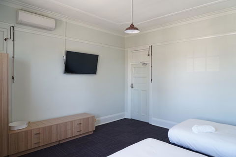 Rosehill Hotel - Queensland Tourism 4