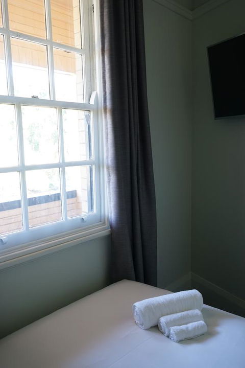 Rosehill Hotel - Queensland Tourism 24
