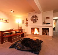Full Circle Apartments - QLD Tourism