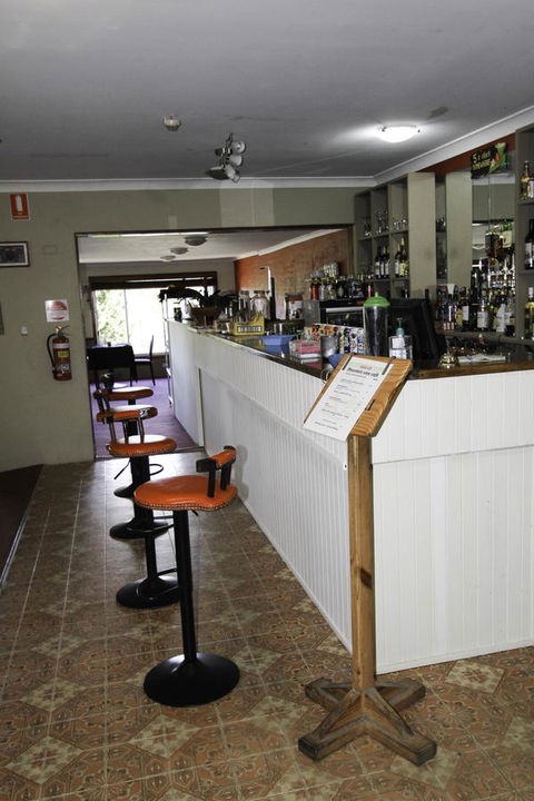 Rest Easy Motel - QLD Tourism 28