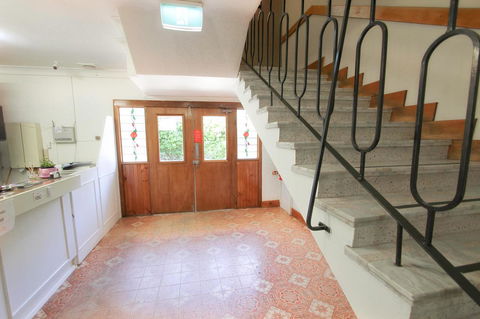 Rest Easy Motel - QLD Tourism 25