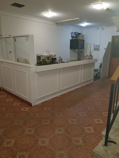 Rest Easy Motel - QLD Tourism 36