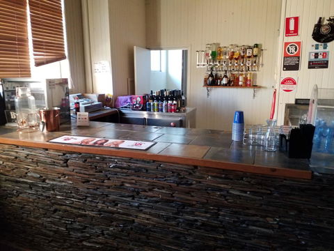 Rest Easy Motel - QLD Tourism 3