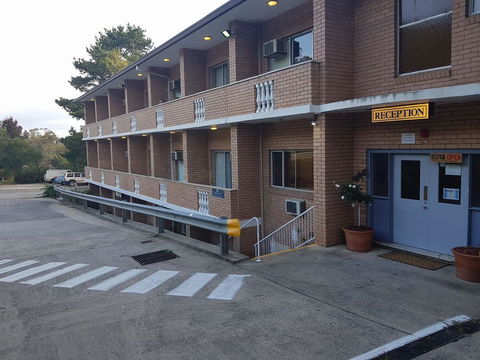 Rest Easy Motel - QLD Tourism 42