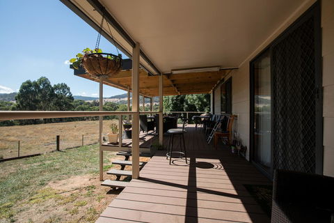 Pound Creek Gallery - QLD Tourism 23