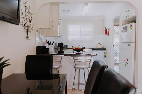 Central Wagga Self Catering Apartment - Queensland Tourism 6