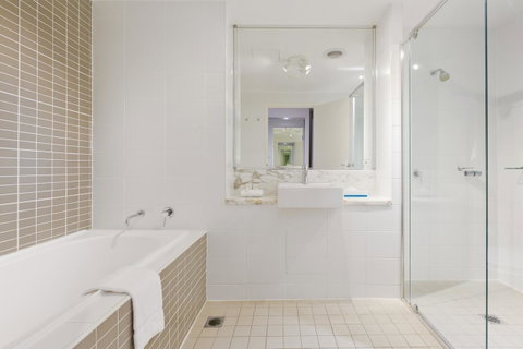 Sage Hotel Wollongong - QLD Tourism 5