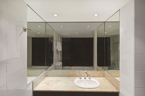 Adina Apartment Hotel Sydney Surry Hills - Queensland Tourism 9