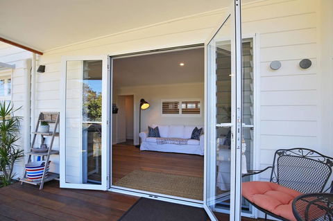 Jervis Bay Beach Shack I Pet Friendly - QLD Tourism 10