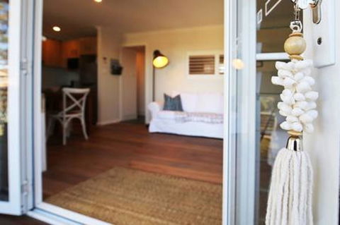 Jervis Bay Beach Shack I Pet Friendly - QLD Tourism 11