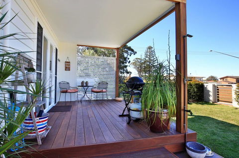 Jervis Bay Beach Shack I Pet Friendly - QLD Tourism 12
