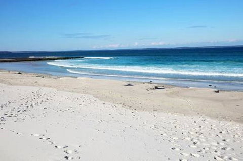 Jervis Bay Beach Shack I Pet Friendly - QLD Tourism 16