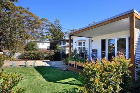 Jervis Bay Beach Shack I Pet Friendly - QLD Tourism 14