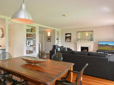 Villa 3br Margarita Villa Located Within Cypress Lakes Resort - QLD Tourism 6