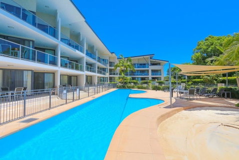 Boathouse Resort (Water Front) - QLD Tourism 14