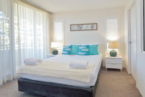 Boathouse Resort (Water Front) - QLD Tourism 19