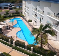 Boathouse Resort Water Front - QLD Tourism