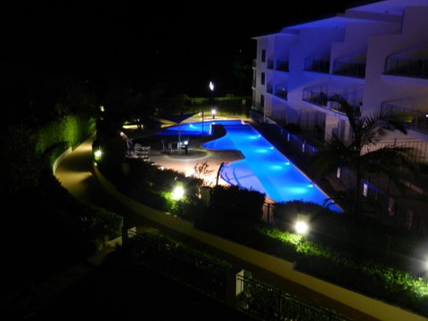 Boathouse Resort (Water Front) - QLD Tourism 12