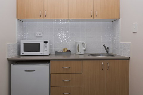 Leisure Inn Spires - QLD Tourism 5