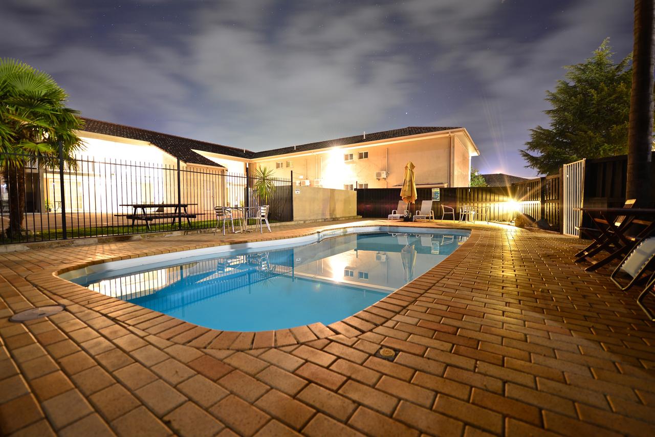 Buckaroo NSW QLD Tourism