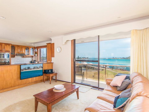 Shoreline 7 - QLD Tourism 2