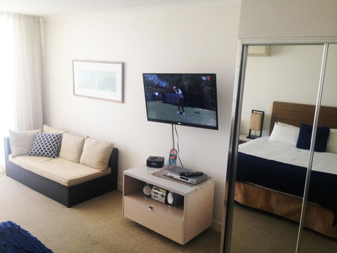 BASE Holidays - Ettalong Beach Premium Apartments - QLD Tourism 32