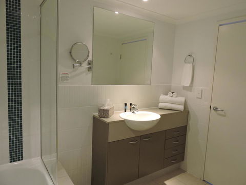 BASE Holidays - Ettalong Beach Premium Apartments - QLD Tourism 6