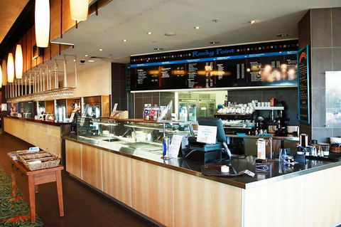 BASE Holidays - Ettalong Beach Premium Apartments - QLD Tourism 2