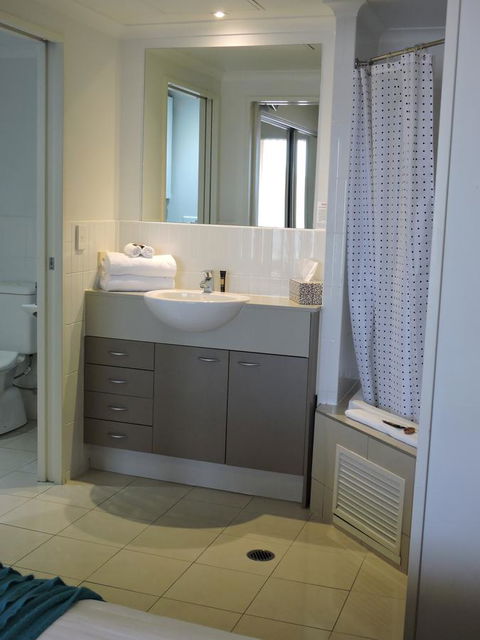 BASE Holidays - Ettalong Beach Premium Apartments - QLD Tourism 8