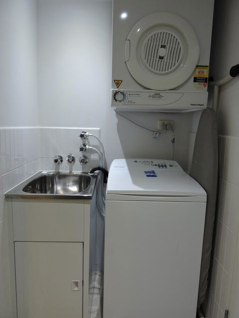 BASE Holidays - Ettalong Beach Premium Apartments - QLD Tourism 3