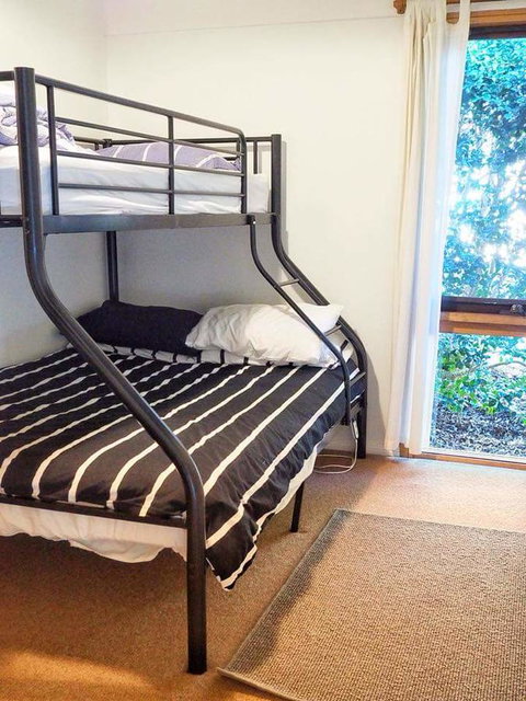 Lark Cottage - QLD Tourism 12