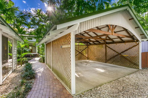 A Beach House At Byron - QLD Tourism 6
