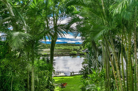A Beach House At Byron - QLD Tourism 3
