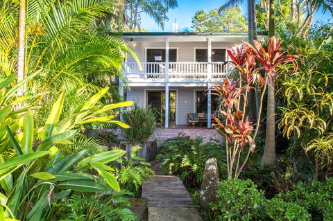 A Beach House At Byron - QLD Tourism 4