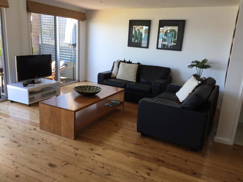 Swan Bay Hideaway - QLD Tourism 16