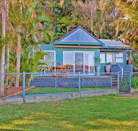 Swan Bay Hideaway - QLD Tourism
