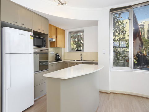Lower Bridge And Sails - Executive 2BR Darlinghurst Apartment With Balcony And Rooftop Views - Queensland Tourism 3