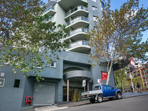 Lower Bridge And Sails - Executive 2BR Darlinghurst Apartment With Balcony And Rooftop Views - Queensland Tourism 14