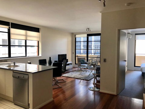 Wyndel Apartments - Apex North Sydney - QLD Tourism 3