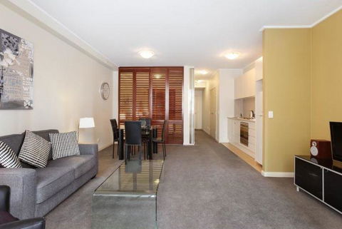 Wyndel Apartments - Apex North Sydney - QLD Tourism 20