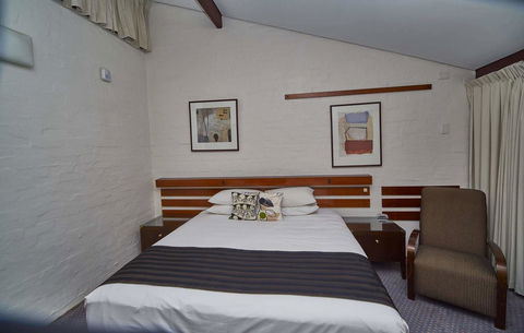 The Apple Inn - QLD Tourism 5