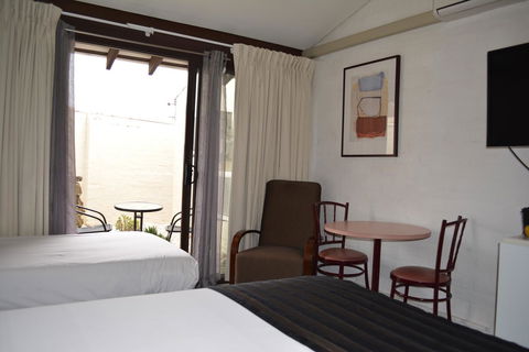 The Apple Inn - QLD Tourism 17