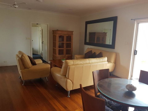 Squid\'s Ink Motel - QLD Tourism 11