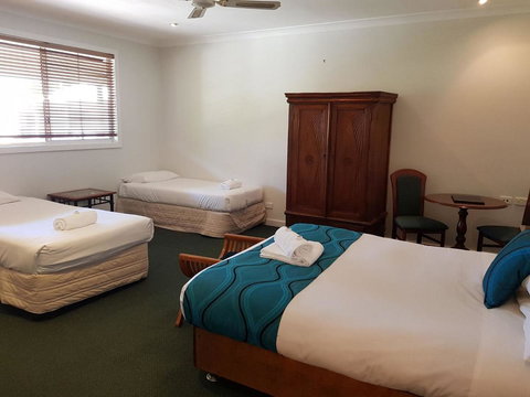 Squid\'s Ink Motel - QLD Tourism 9