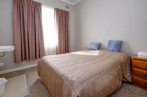Lakes And Ocean Hotel Forster - QLD Tourism 10