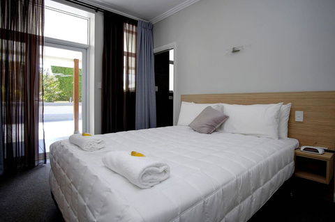 Lakes And Ocean Hotel Forster - QLD Tourism 20