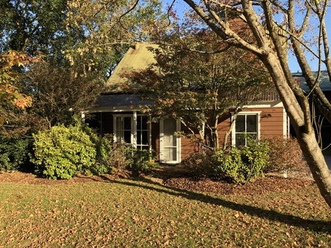 Arcadia - The Barn Cottage & Rosehill Cottage - Queensland Tourism 2