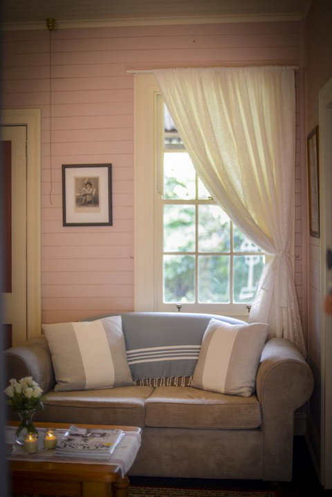 Arcadia - The Barn Cottage & Rosehill Cottage - Queensland Tourism 21