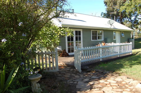 Cadair Cottages - Queensland Tourism 9