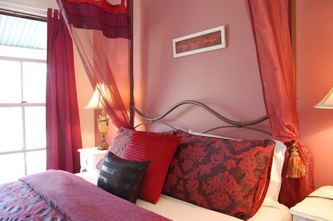 Cadair Cottages - Queensland Tourism 5